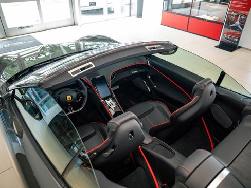 Used 2024 Ferrari Roma Spider image 23