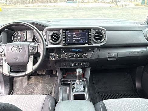 Certified 2022 Toyota Tacoma TRD Off-Road image 25