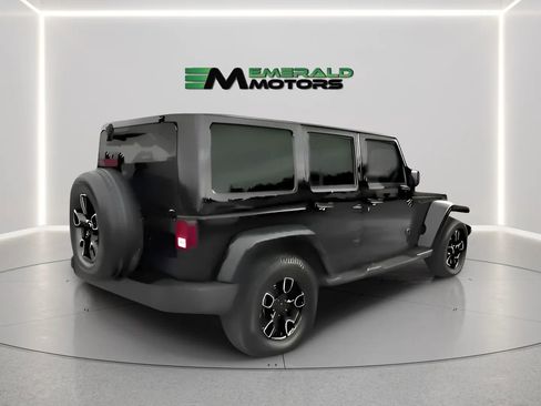 Used 2018 Jeep Wrangler Unlimited Sahara image 1