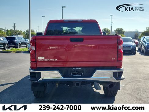 Used 2022 Chevrolet Silverado 2500 LT w/ Convenience Package AWD/4WD image 5