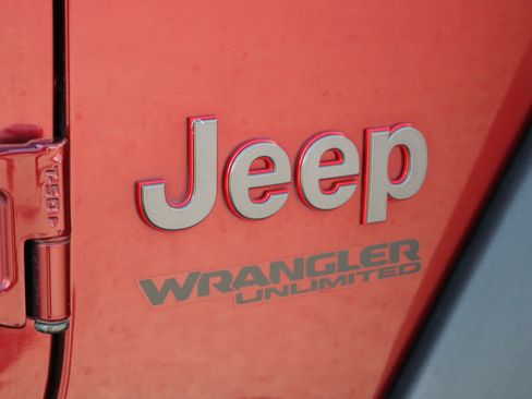 Used 2021 Jeep Wrangler Unlimited Rubicon AWD/4WD image 8