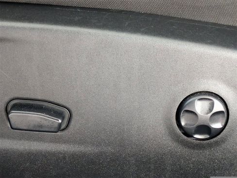 Used 2021 Dodge Challenger SXT w/ Blacktop Package image 20