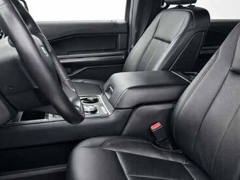 Used 2020 Ford Expedition Max XLT w/ Equipment Group 202A image 6