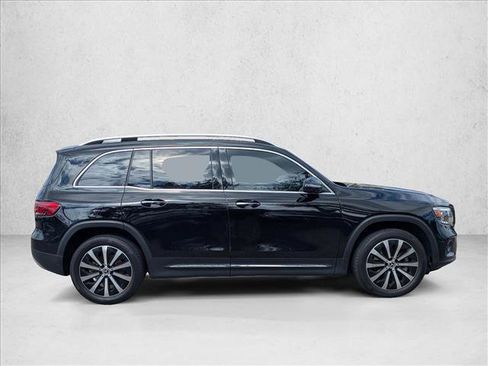 Used 2022 Mercedes-Benz GLB 250 image 3