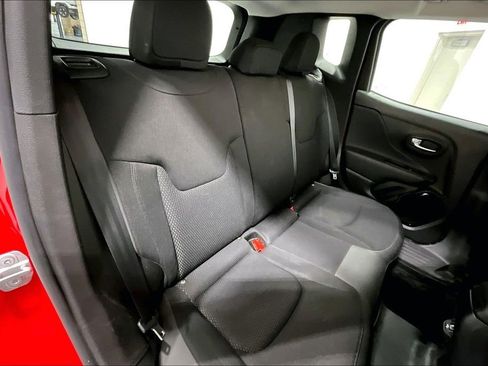 Used 2018 Jeep Renegade Altitude w/ Advanced Technology Group image 35