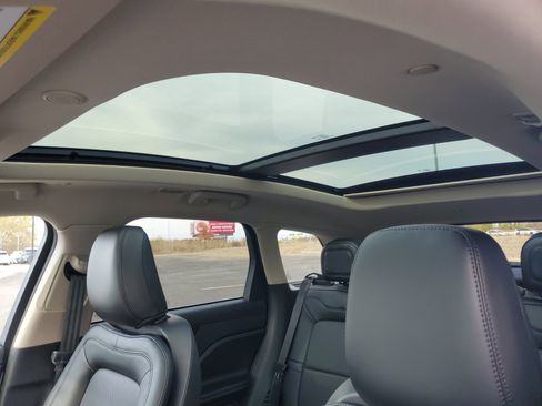 New 2026 Lincoln Corsair Reserve image 11