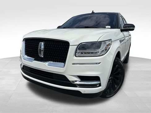 Used 2021 Lincoln Navigator Black Label w/ Special Edition Package AWD/4WD image 9