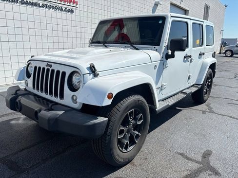 Used 2018 Jeep Wrangler Unlimited Sahara AWD/4WD image 1