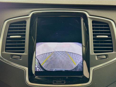 Used 2025 Volvo XC90 B5 Core image 23