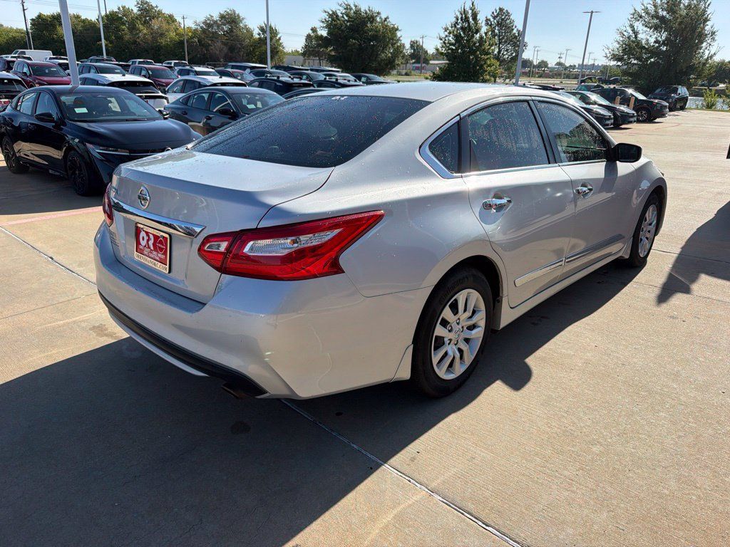 Used 2016 Nissan Altima 2.5 S w/ Power Driver Seat Package FWD image 5
