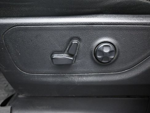 Used 2019 RAM 1500 Big Horn AWD/4WD image 10