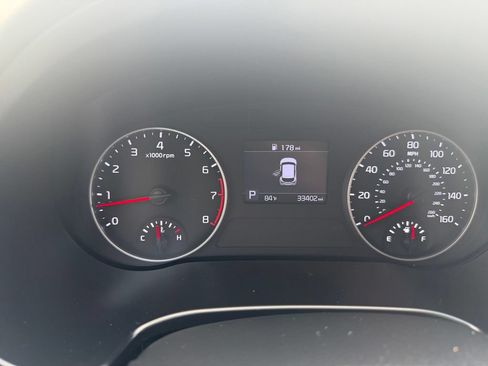 Used 2023 Kia Seltos LX AWD/4WD image 12