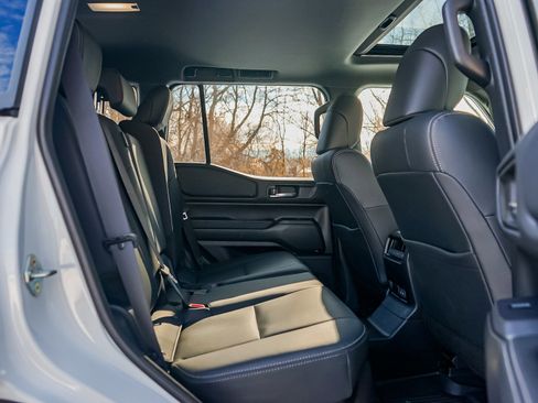 Used 2025 Toyota Land Cruiser image 22