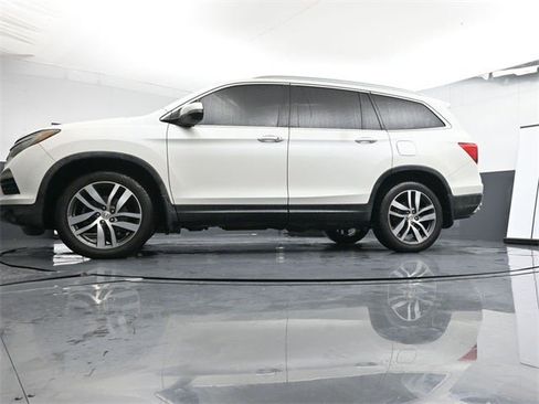 Used 2017 Honda Pilot Touring image 33