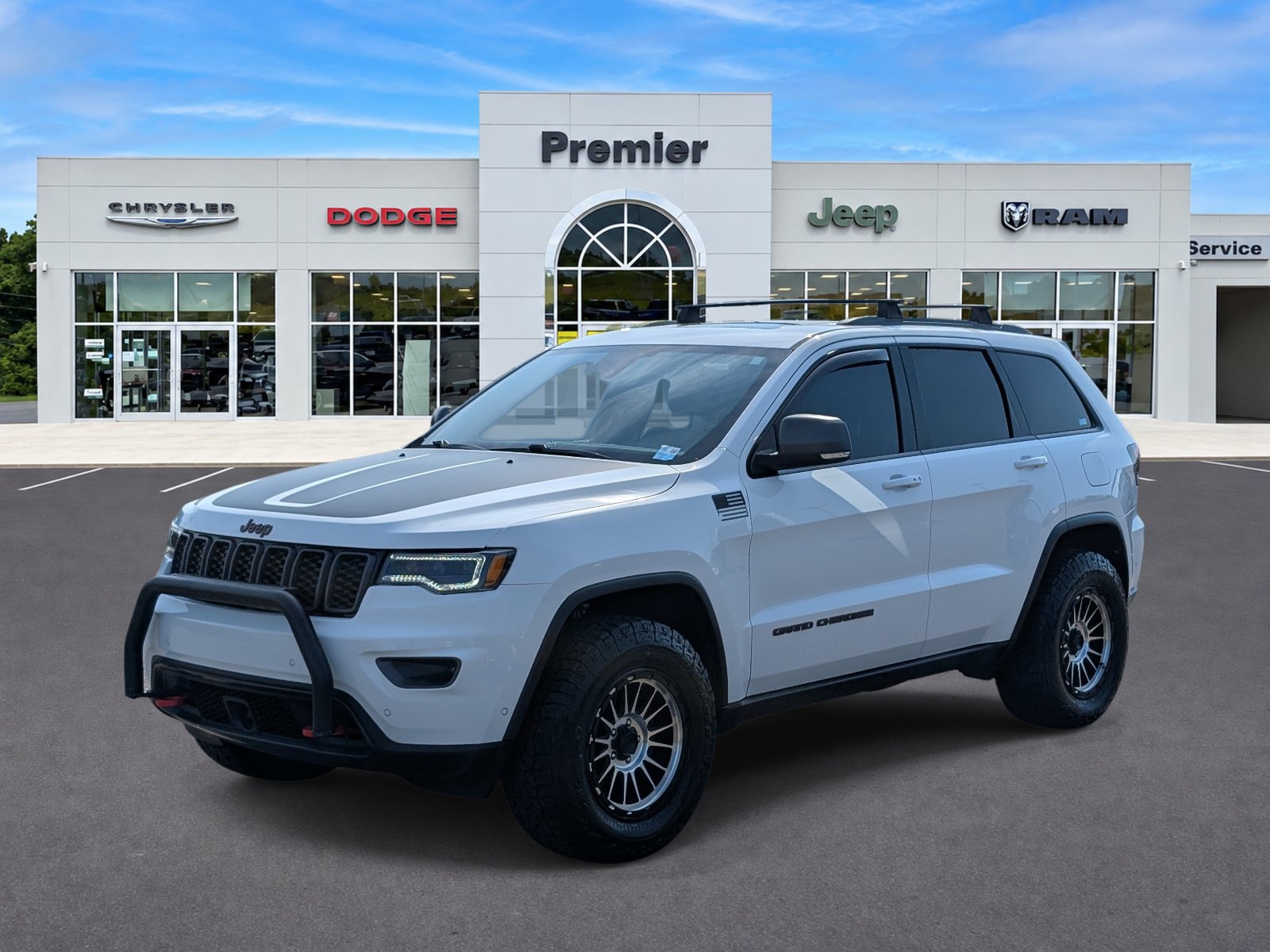 Used 2021 Jeep Grand Cherokee Trailhawk w/ Trailhawk Luxury Group AWD/4WD image 1