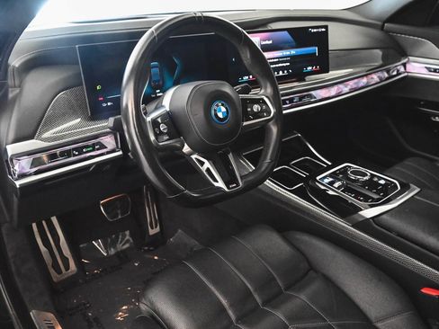 Used 2023 BMW i7 xDrive60 w/ Parking Assistance Package image 19