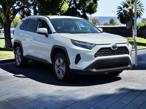 Used 2024 Toyota RAV4 XLE FWD image 4