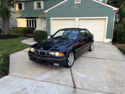 Used 1997 BMW M3 Coupe RWD image 1