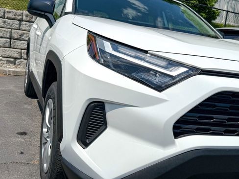 Used 2023 Toyota RAV4 LE AWD/4WD image 5