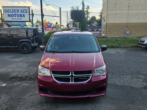 Used 2014 Dodge Grand Caravan American Value Package w/ UConnect Hands-Free Group image 2