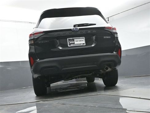 New 2025 Subaru Forester Touring image 40
