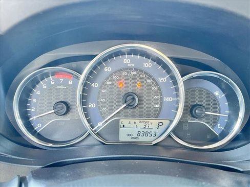 Used 2015 Toyota Corolla LE image 12