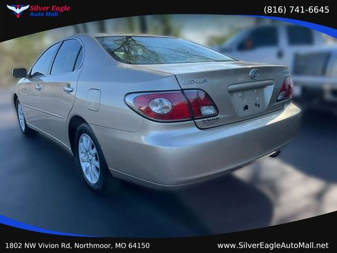 Used 2004 Lexus ES 330 FWD image 5