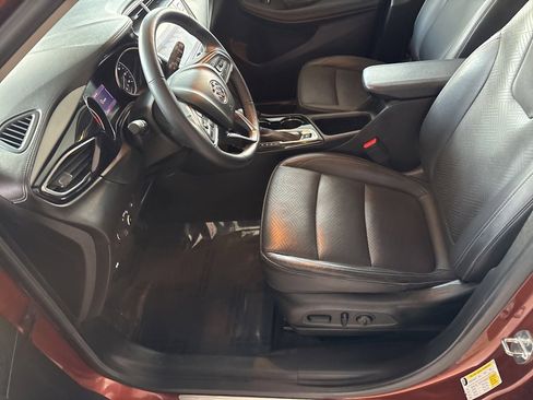 Used 2020 Buick Encore GX Essence image 7