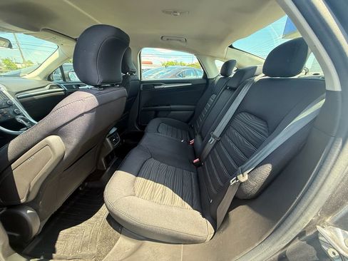 Used 2016 Ford Fusion SE FWD image 19