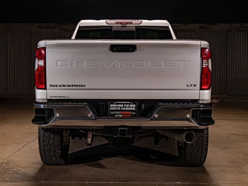Used 2021 Chevrolet Silverado 3500 LTZ w/ LTZ Premium Package AWD/4WD image 7