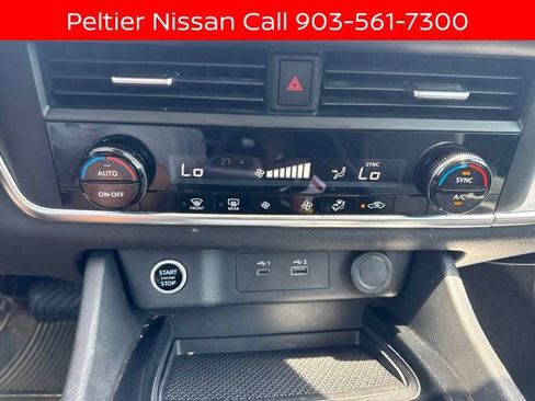 Certified 2023 Nissan Rogue SV FWD image 16