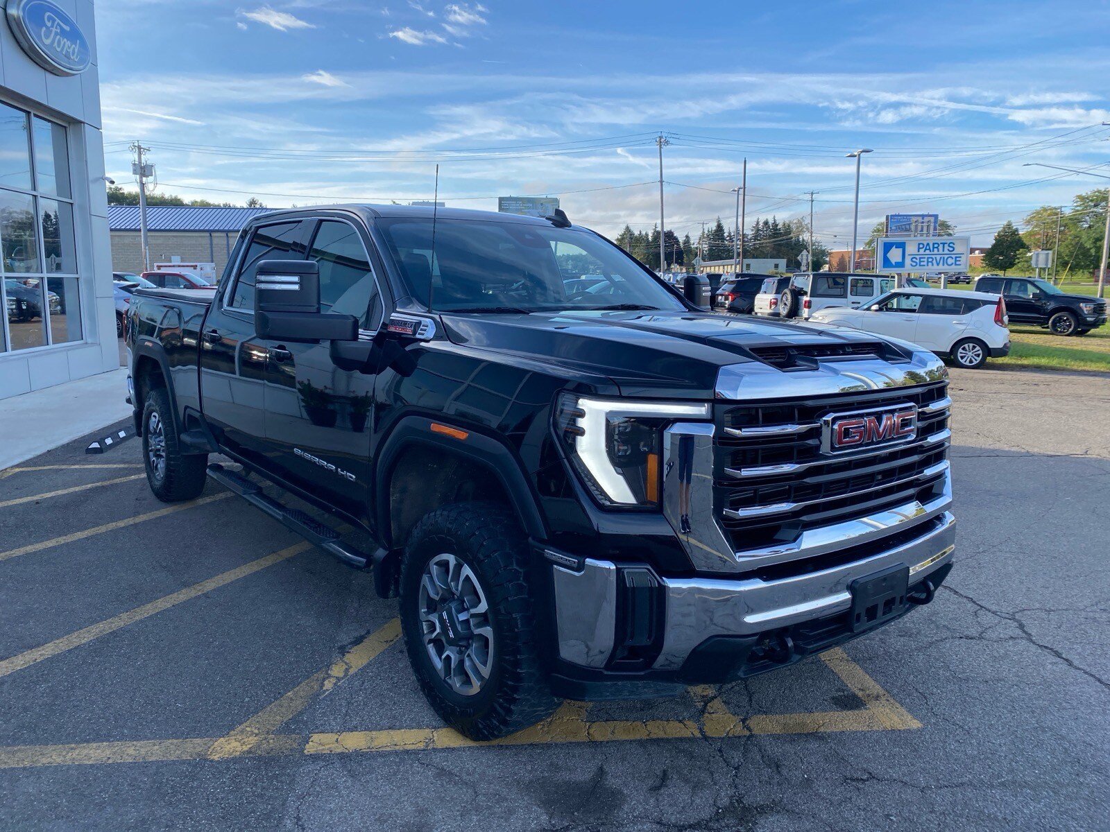 Used 2024 GMC Sierra 2500 SLE AWD/4WD image 8