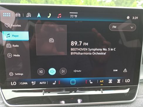 Certified 2025 Volkswagen Tiguan S FWD image 21
