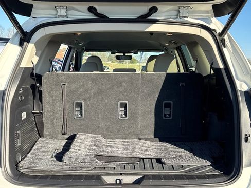 Used 2022 Subaru Ascent Limited image 13