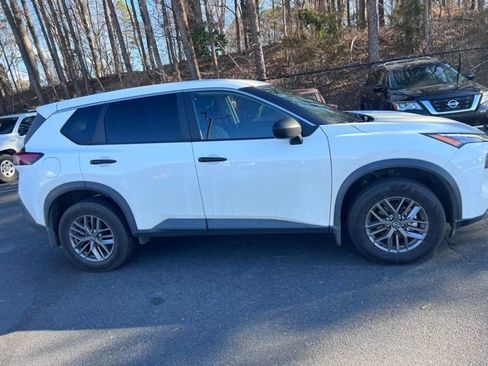 Used 2022 Nissan Rogue S image 4