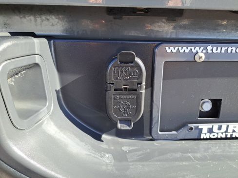 Used 2022 Jeep Gladiator Rubicon w/ Cold Weather Group image 6