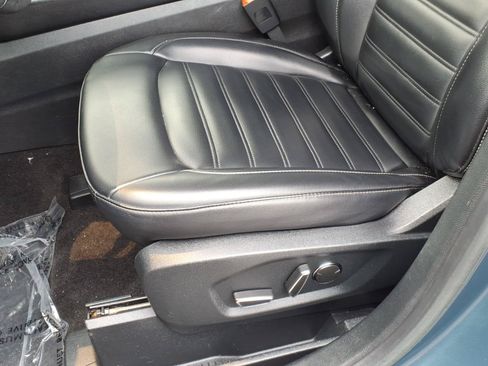 Used 2019 Ford Edge SEL w/ Equipment Group 201A AWD/4WD image 9
