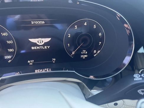 Certified 2022 Bentley Bentayga image 1