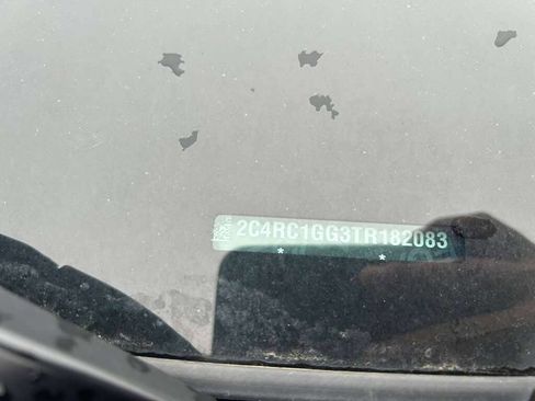 Used 2026 Chrysler Pacifica Limited image 18