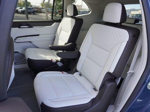 New 2026 GMC Acadia Denali FWD image 11