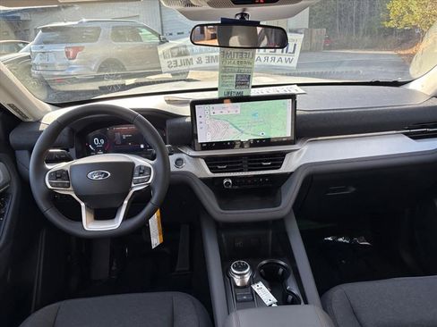 New 2026 Ford Explorer Active image 6