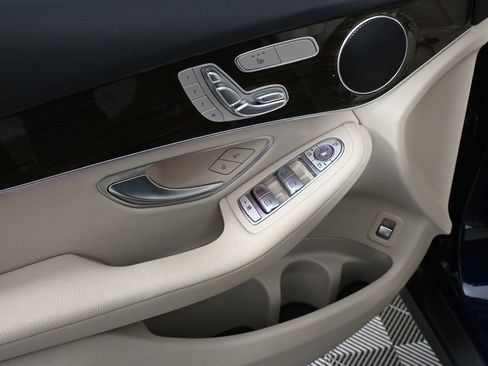 Certified 2022 Mercedes-Benz GLC 300 image 8