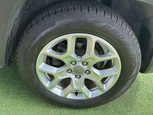 Used 2016 Jeep Renegade Latitude w/ Safety & Security Group FWD image 46