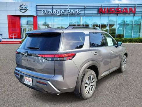 New 2026 Nissan Pathfinder SL FWD image 2