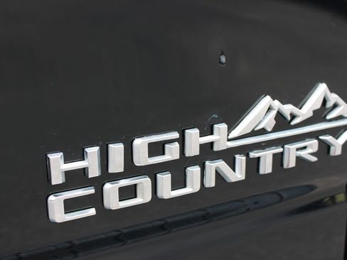 Used 2020 Chevrolet Silverado 2500 High Country w/ Z71 Off-Road Package AWD/4WD image 19