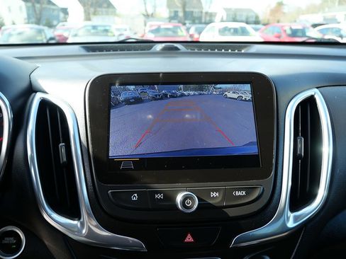 Used 2019 Chevrolet Equinox LT w/ Sun & Navigation Package AWD/4WD image 16