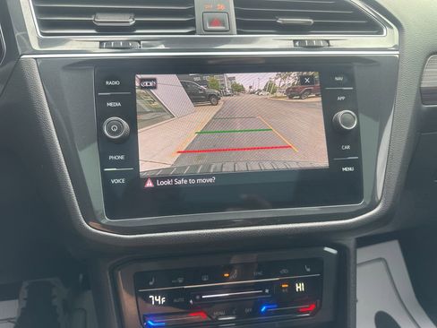 Used 2022 Volkswagen Tiguan SEL R-Line AWD/4WD image 33