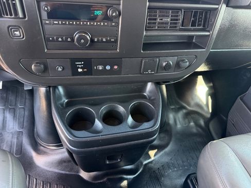 Used 2021 Chevrolet Express 3500 LS w/ Cold Climate Package RWD image 17