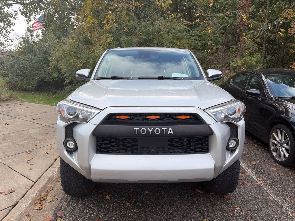 Used 2023 Toyota 4Runner SR5 Premium AWD/4WD image 2