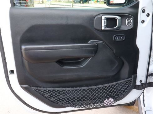 Used 2020 Jeep Gladiator Rubicon image 16